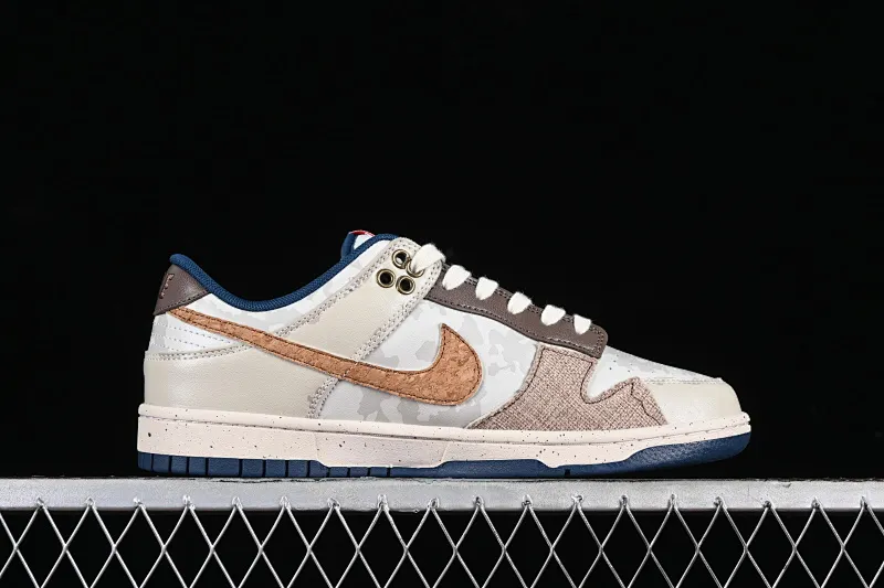 All Categories Nk SB Dunk Series Nk SB Dunk Low Low-top sneakers Nk SB Dunk Low Panda Prank Pioneer Knight-Survival Beige Brown SB strap low-top casual sneakers DD1391-400